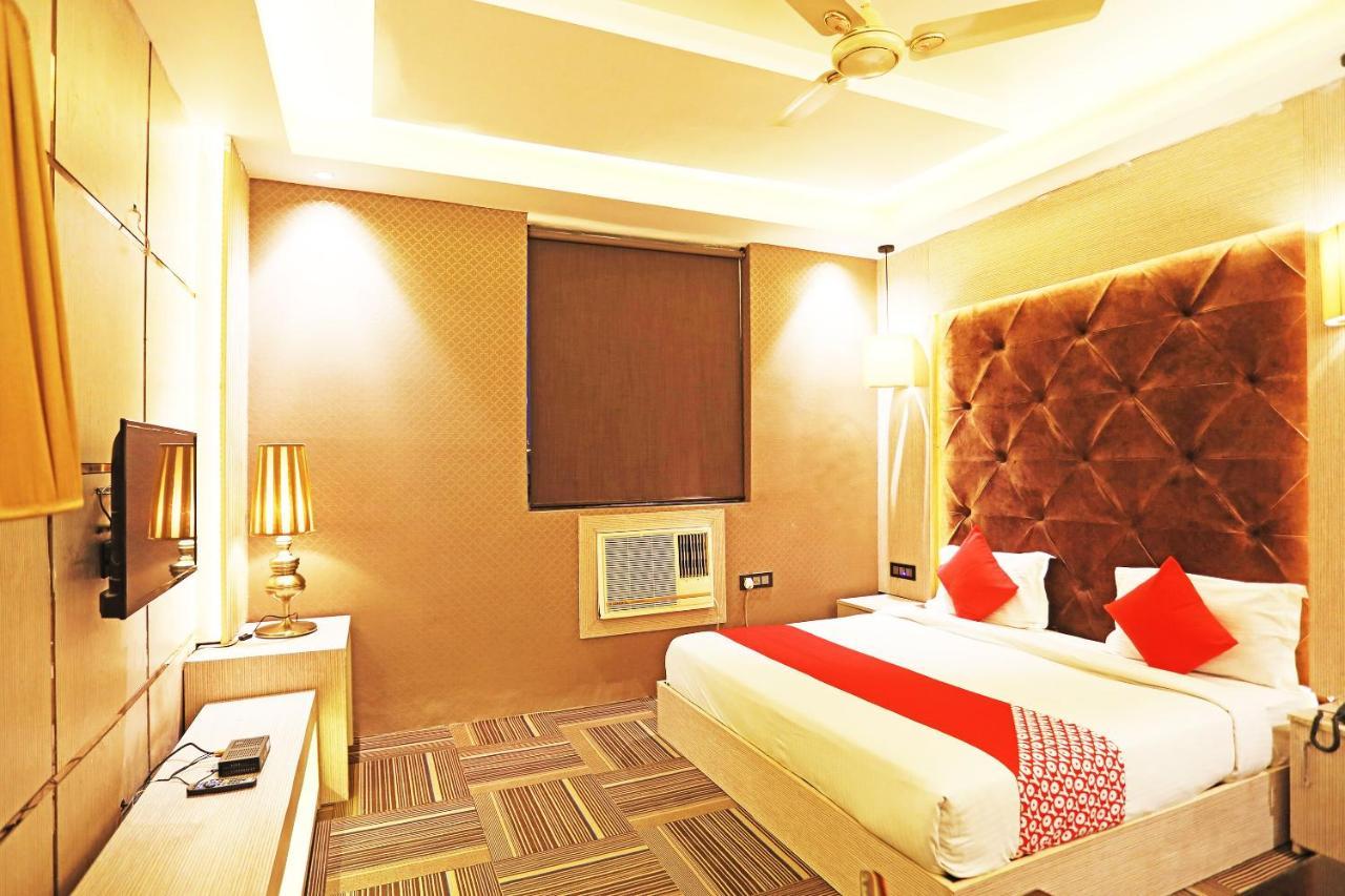Fabhotel Ronald Inn 法里达巴德 外观 照片