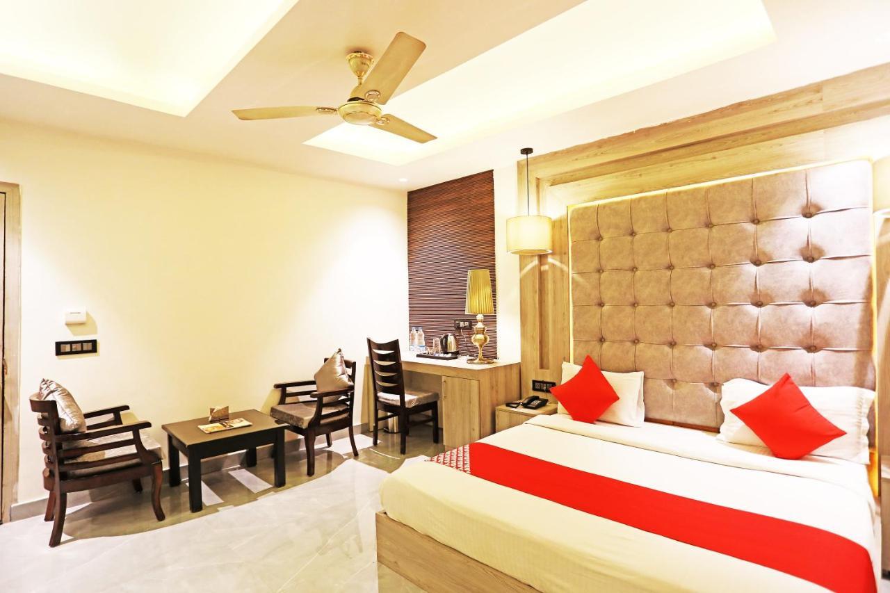 Fabhotel Ronald Inn 法里达巴德 外观 照片