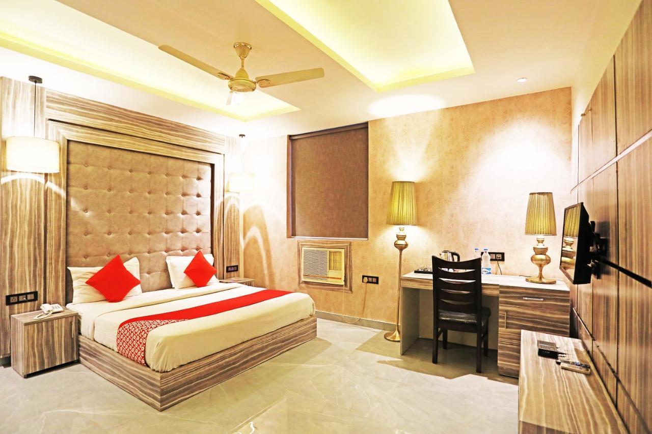 Fabhotel Ronald Inn 法里达巴德 外观 照片