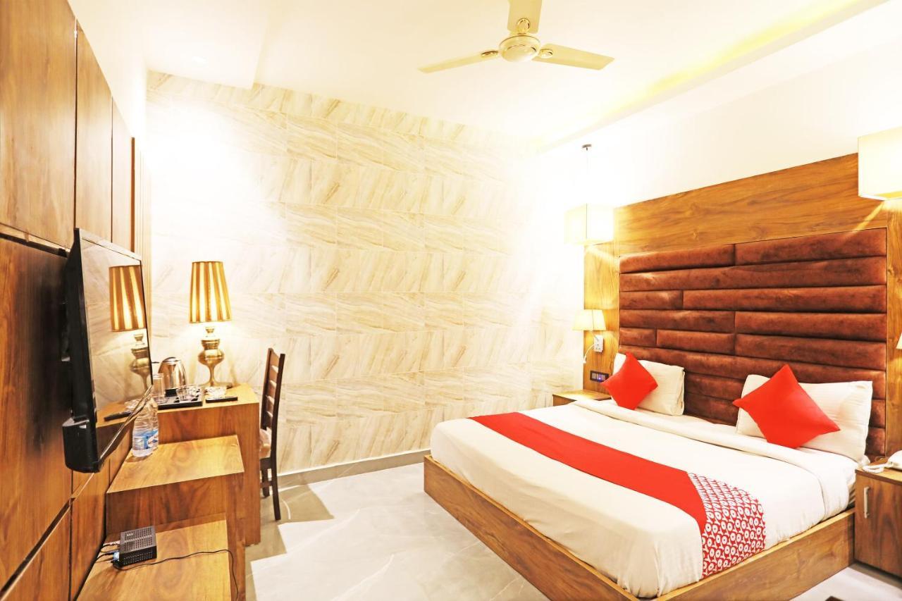 Fabhotel Ronald Inn 法里达巴德 外观 照片