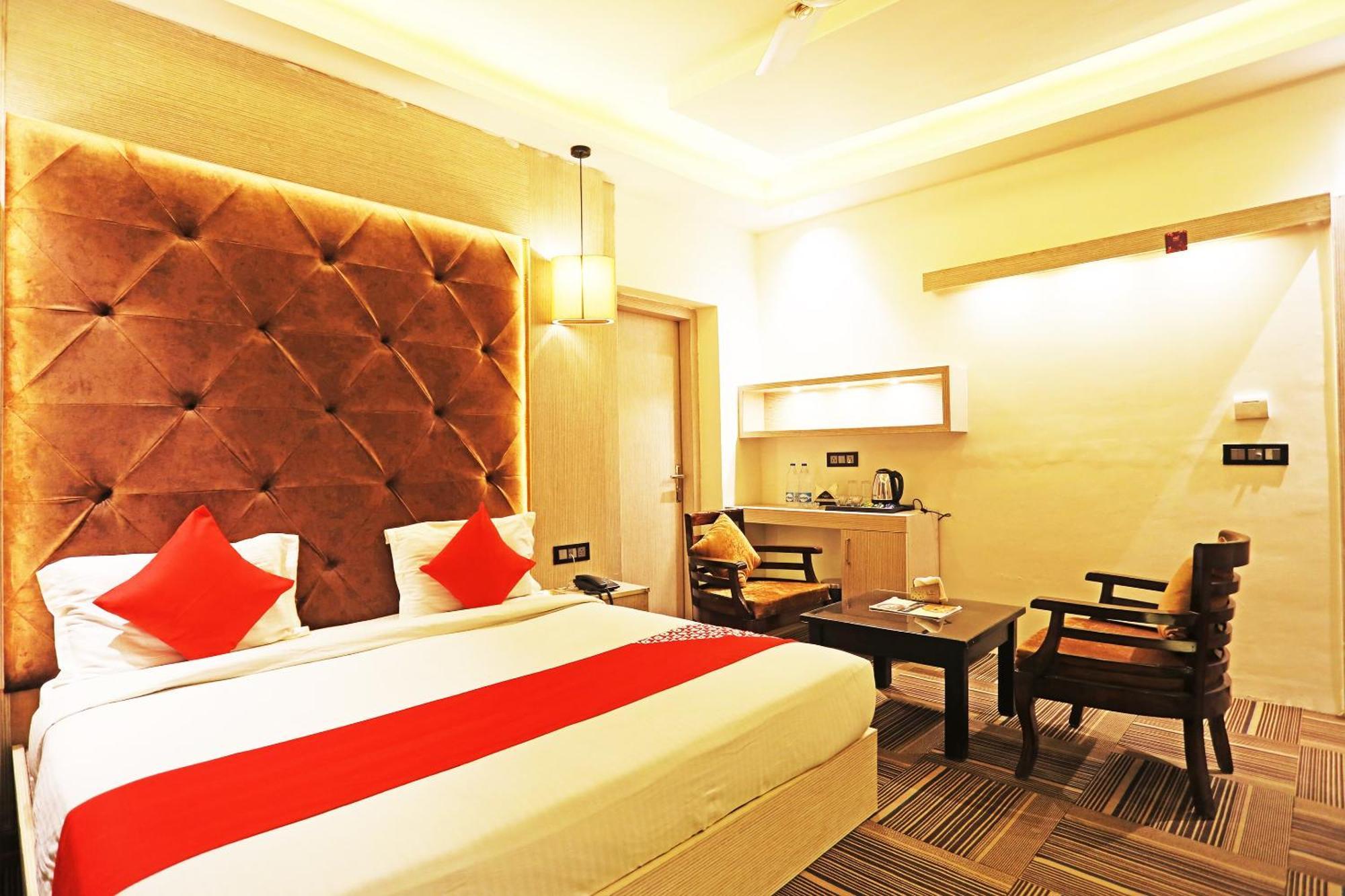 Fabhotel Ronald Inn 法里达巴德 外观 照片