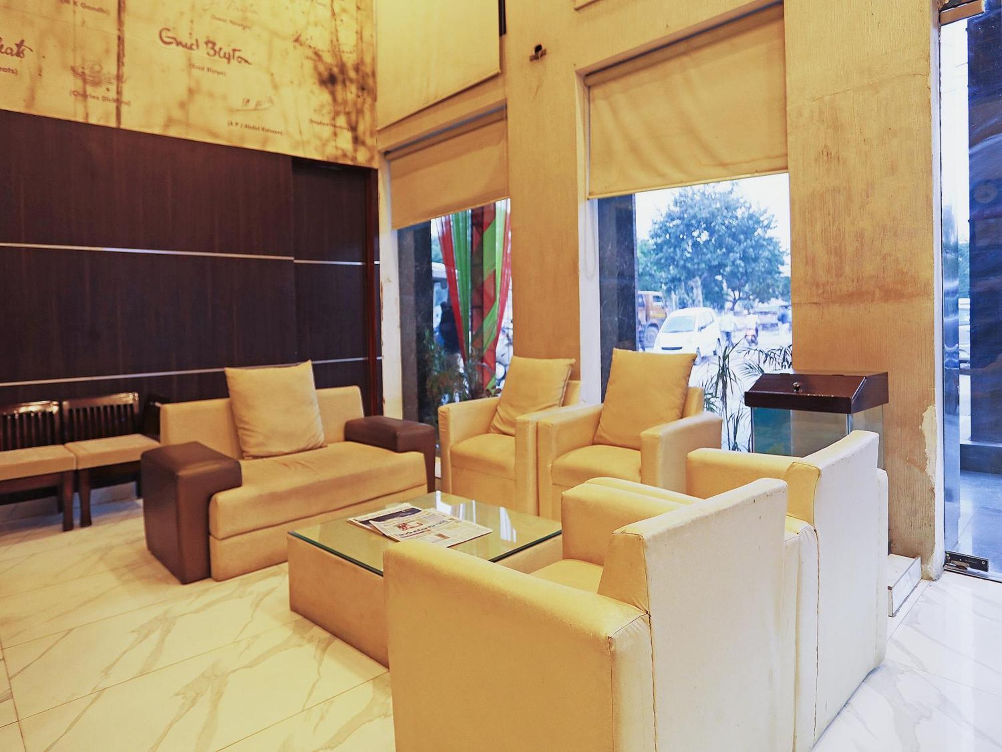 Fabhotel Ronald Inn 法里达巴德 外观 照片