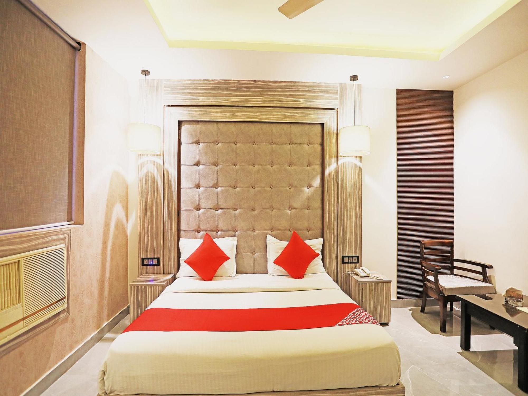 Fabhotel Ronald Inn 法里达巴德 外观 照片