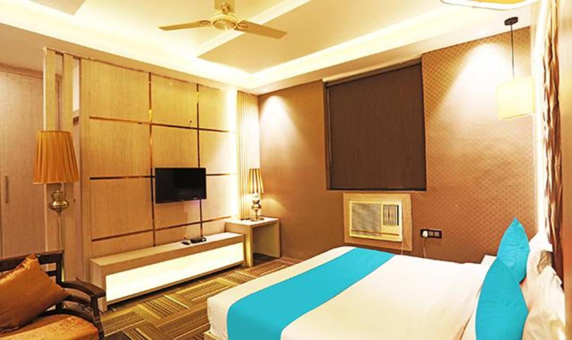 Fabhotel Ronald Inn 法里达巴德 外观 照片