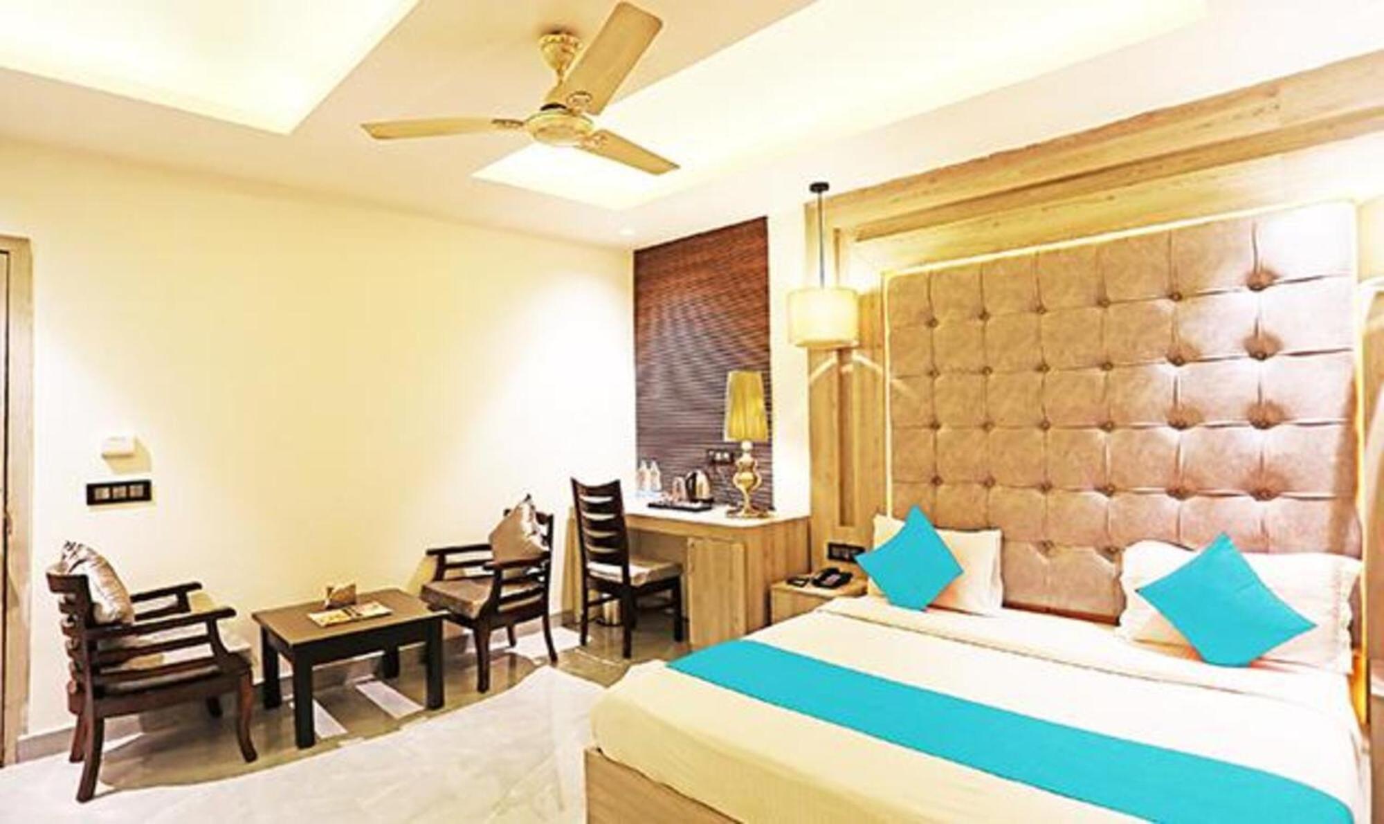 Fabhotel Ronald Inn 法里达巴德 外观 照片