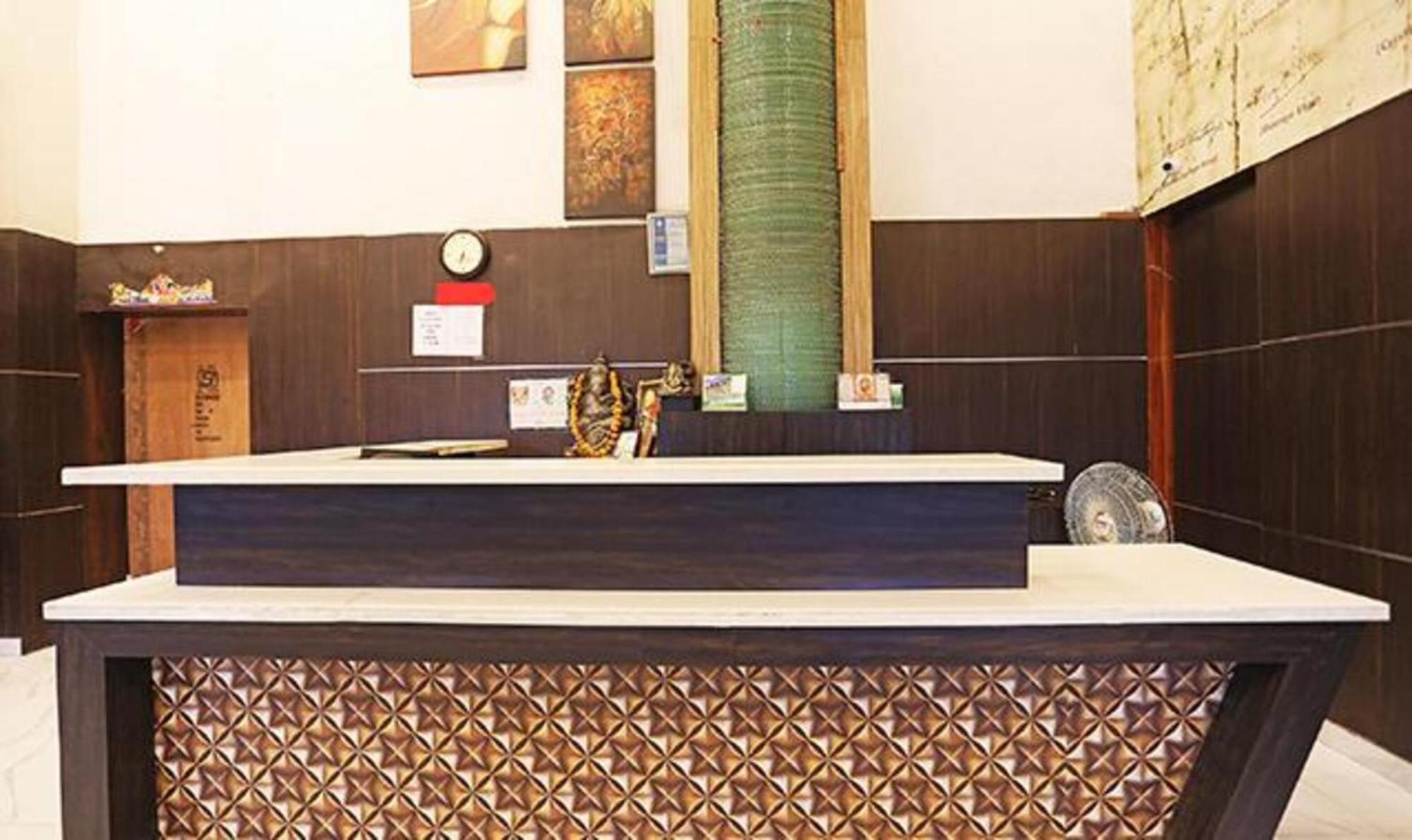 Fabhotel Ronald Inn 法里达巴德 外观 照片