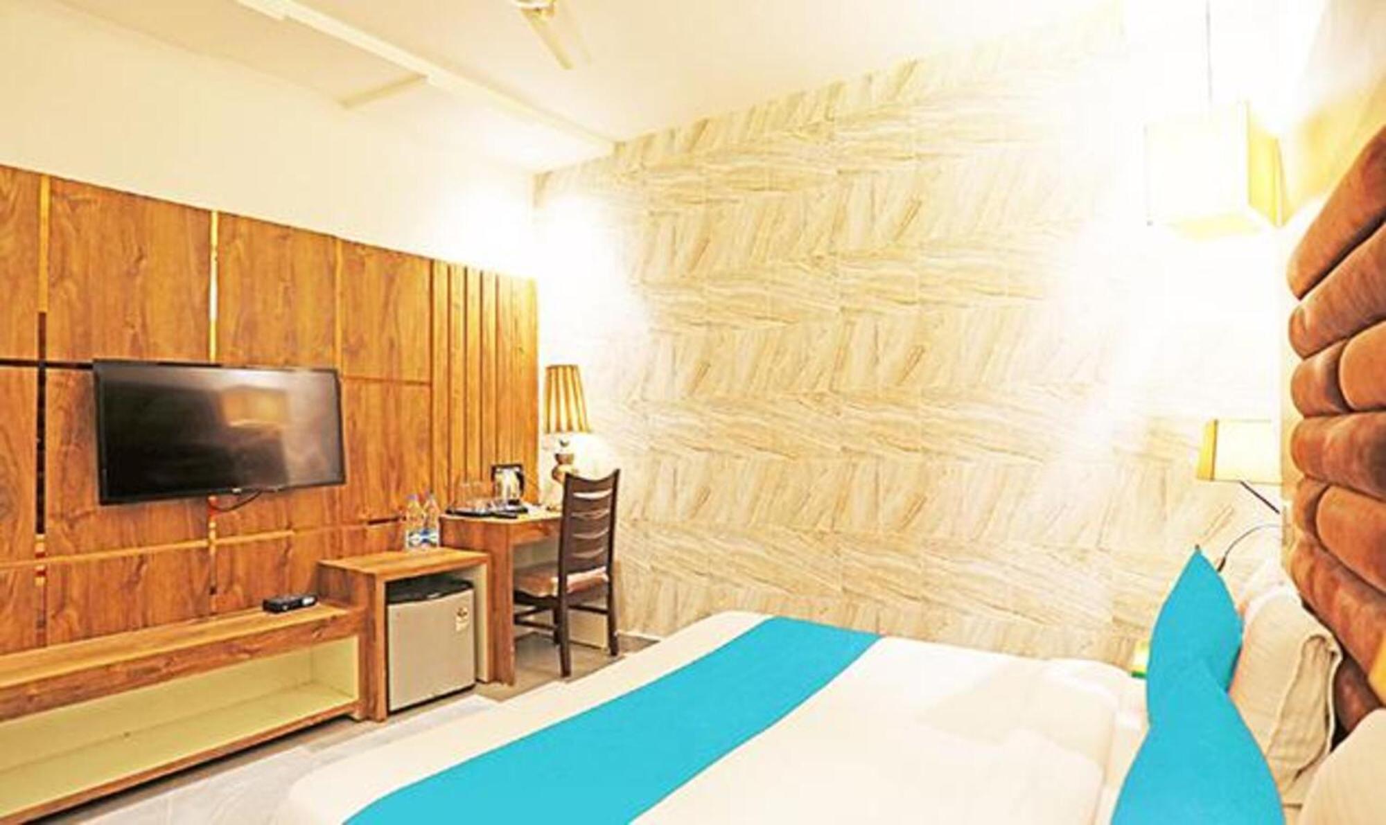 Fabhotel Ronald Inn 法里达巴德 外观 照片